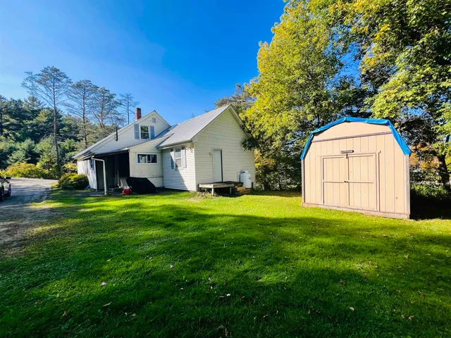 $259,900 | 21 Ledge Road, Lyndon, VT 05851