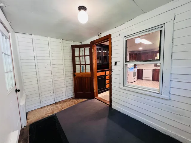 $259,900 | 21 Ledge Road, Lyndon, VT 05851