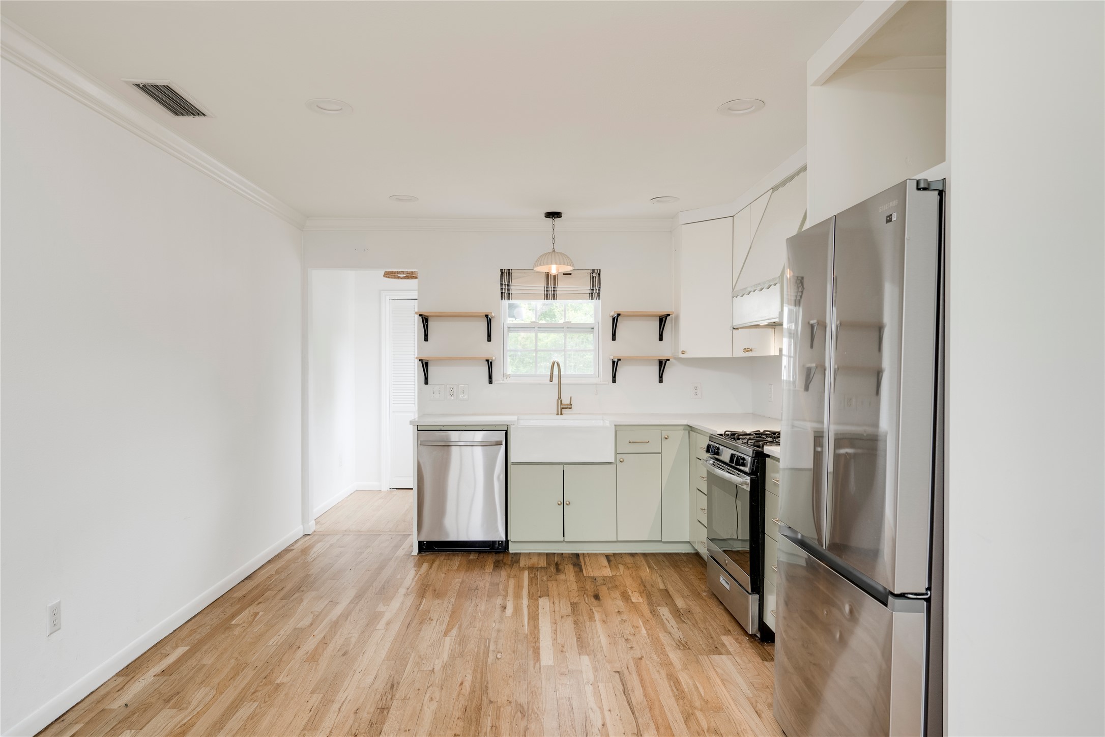 3301 Bengston Street Austin, TX 78702 - Photo 5 of 34