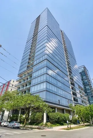 a view of a tall building