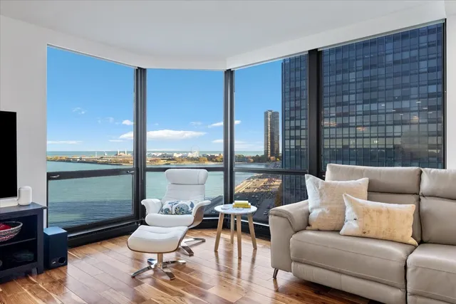 $1,175,000 | 990 North Lake Shore Drive, Unit 16A, Chicago, IL 60611