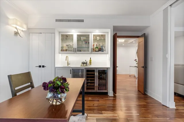 $1,175,000 | 990 North Lake Shore Drive, Unit 16A, Chicago, IL 60611