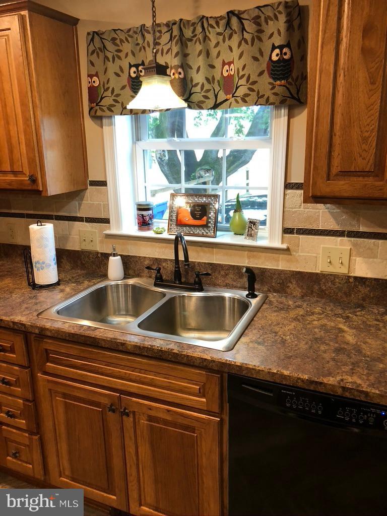 675 Winterstown Road Red Lion, PA 17356 - Photo 5 of 25