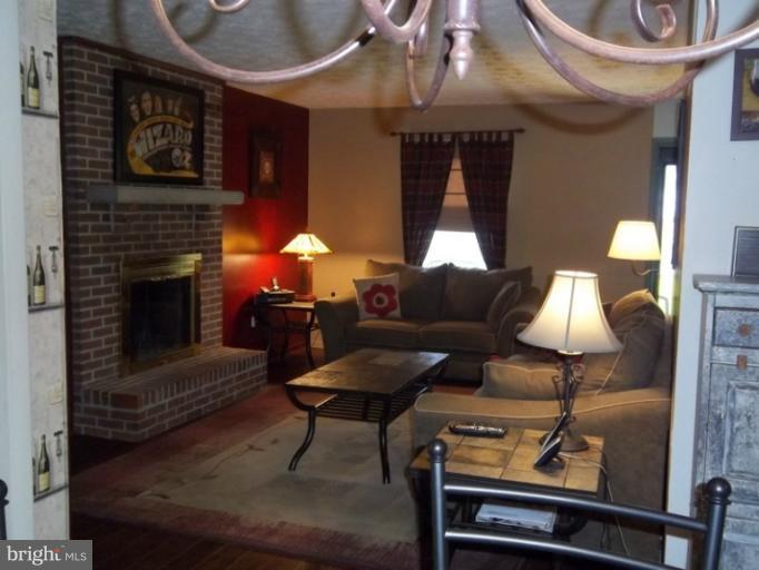 9328 Ramblebrook Road Nottingham, MD 21236 - Photo 15 of 28 Family Room