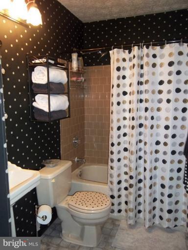 9328 Ramblebrook Road Nottingham, MD 21236 - Photo 21 of 28 Bath