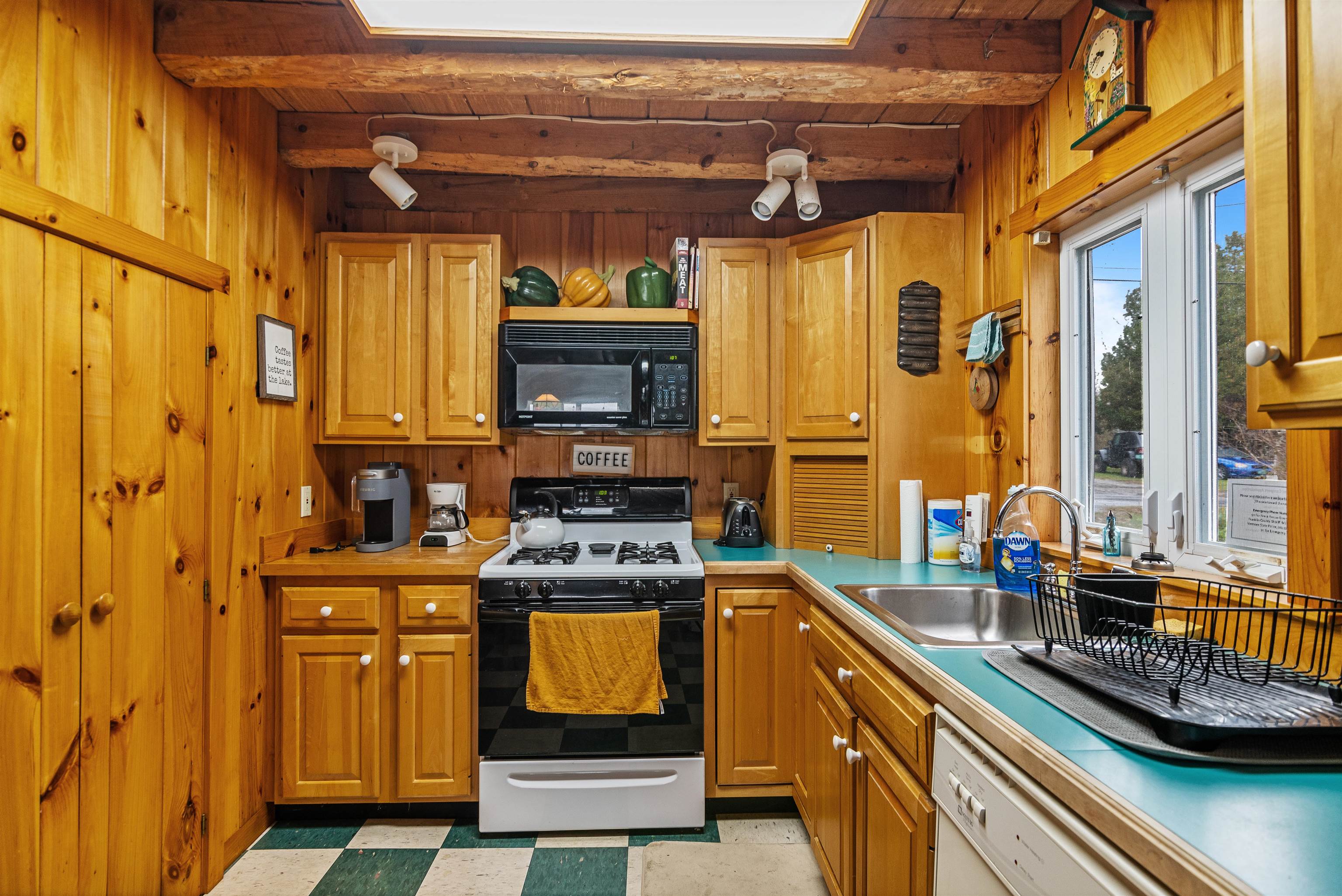 32 Dewing Road Franklin, VT 05457 - Photo 4 of 53