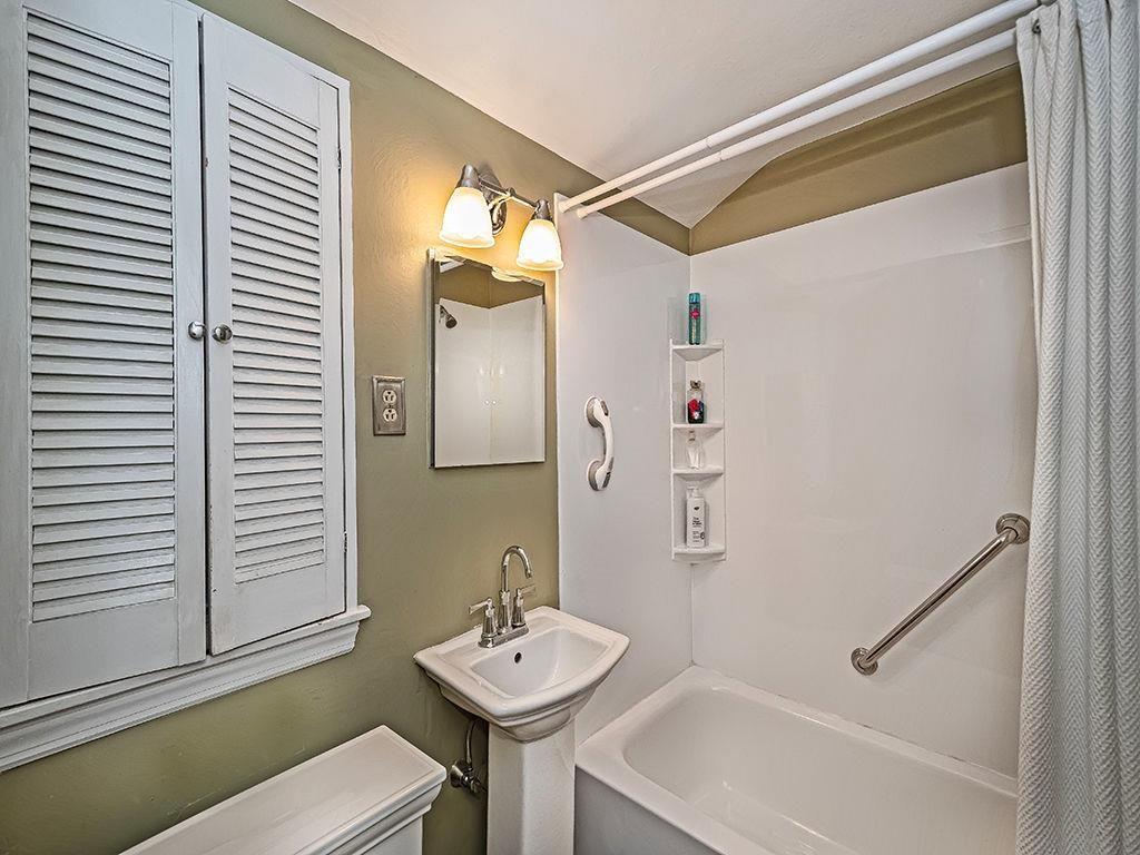 823 Rolling Rock Road Pittsburgh, PA 15234 - Photo 14 of 21 Gallery Image 14