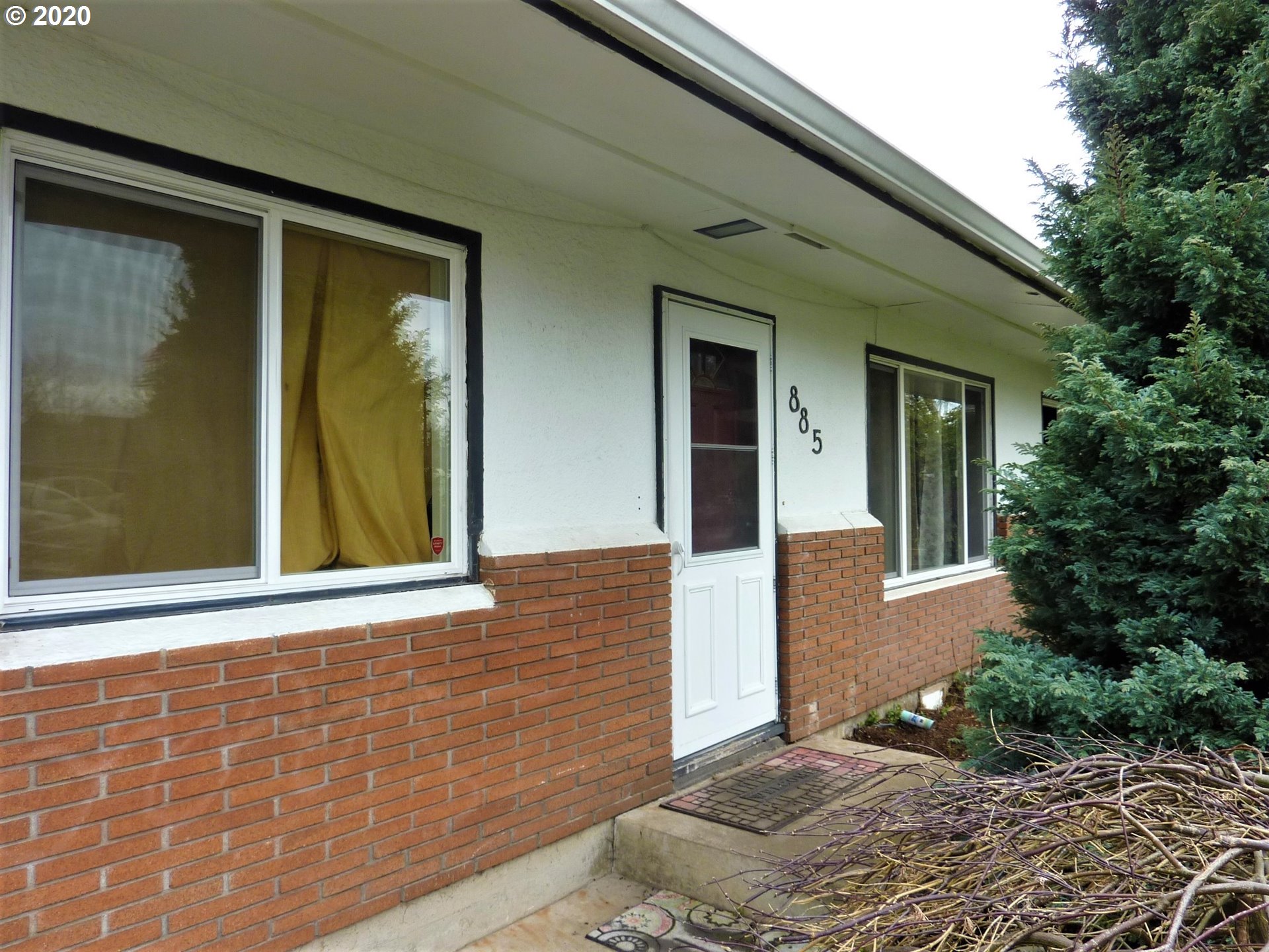 885 North 55th Street Springfield, OR 97478 - Photo 2 of 23