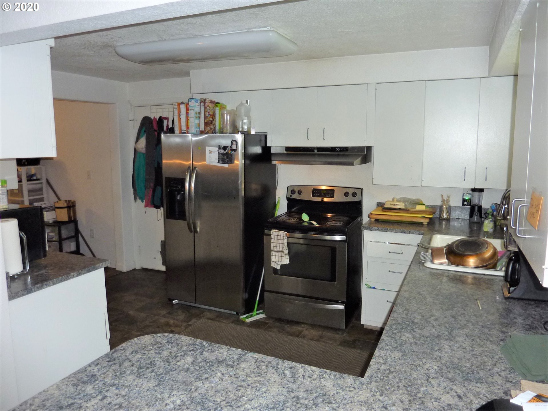 885 North 55th Street Springfield, OR 97478 - Photo 14 of 23