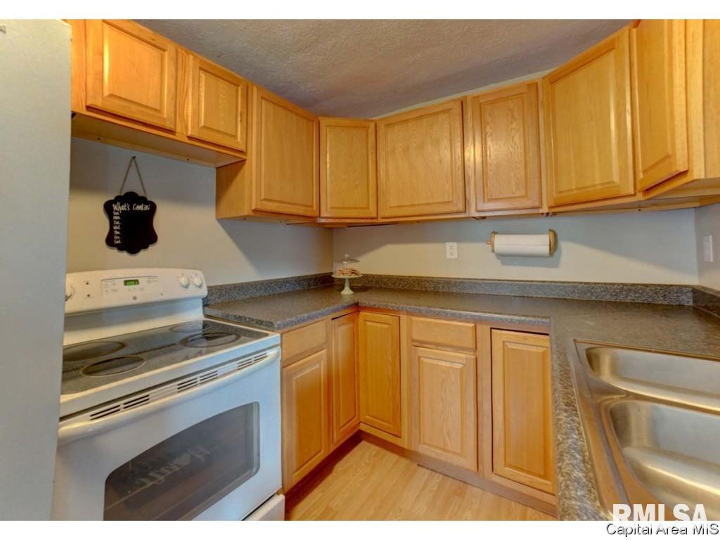 3101 Carman Avenue Springfield, IL 62703 - Photo 11 of 22 Gallery Image 11