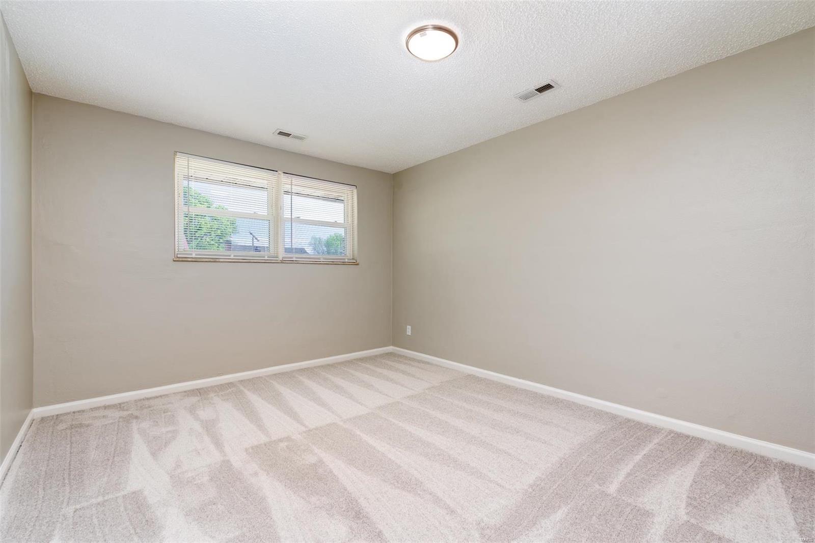 2105 Brown Road St. Louis, MO 63114 - Photo 14 of 28 Gallery Image 14
