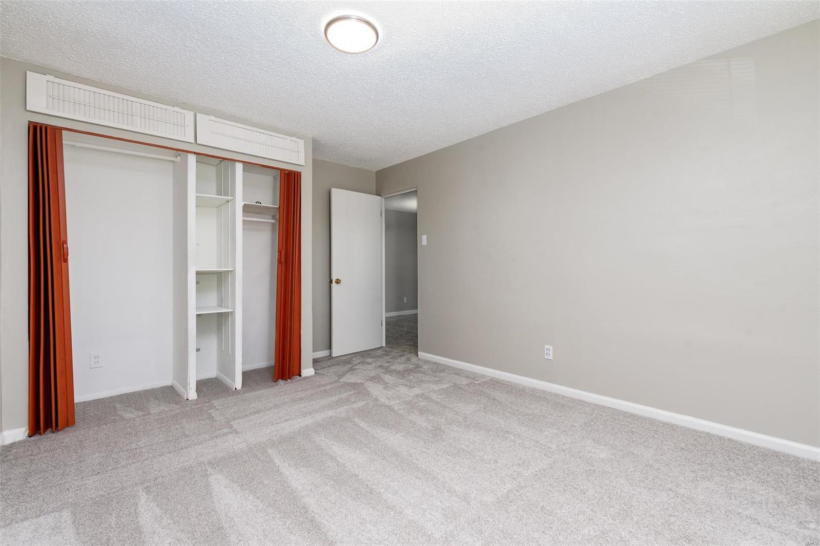 2105 Brown Road St. Louis, MO 63114 - Photo 15 of 28 Gallery Image 15