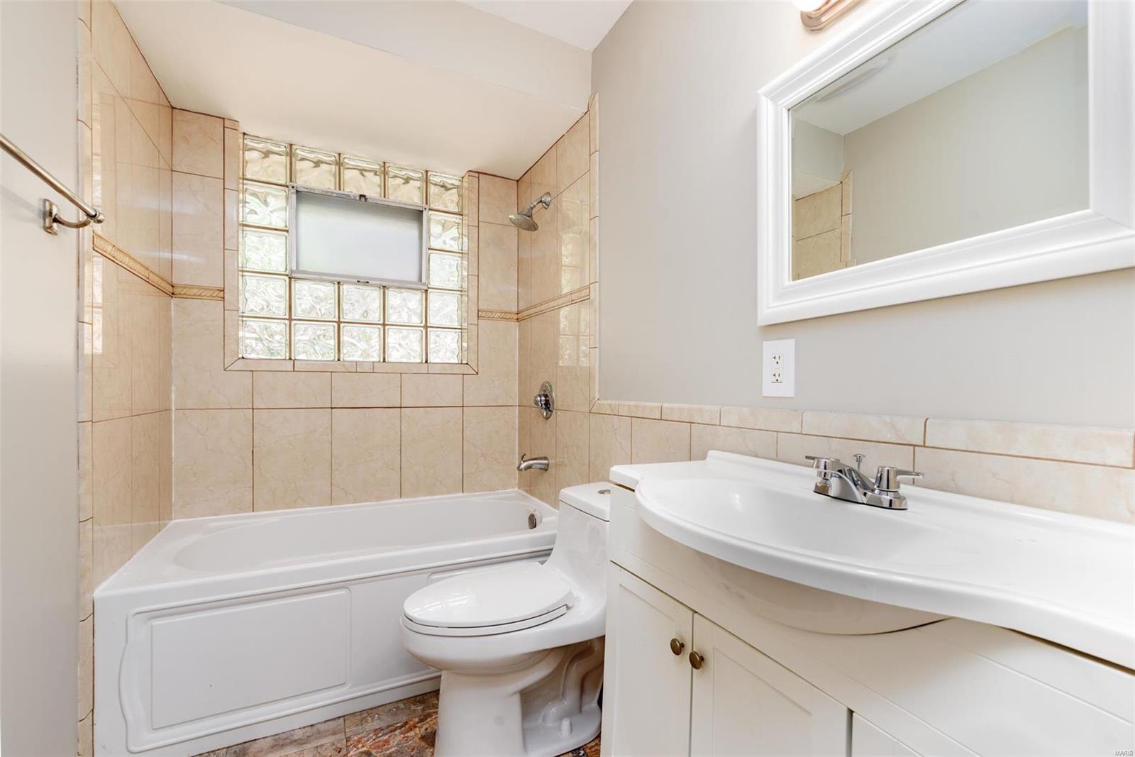 2105 Brown Road St. Louis, MO 63114 - Photo 19 of 28 Gallery Image 19