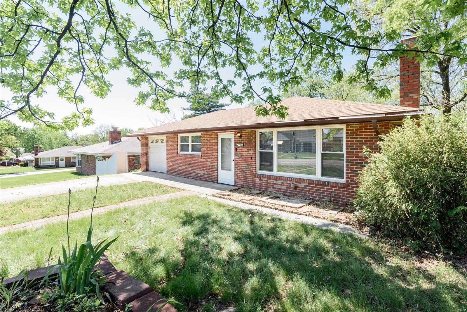 2105 Brown Road St. Louis, MO 63114 - Photo 2 of 28 Gallery Image 2