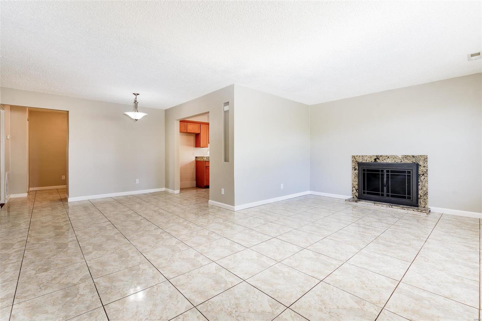 2105 Brown Road St. Louis, MO 63114 - Photo 4 of 28 Gallery Image 4