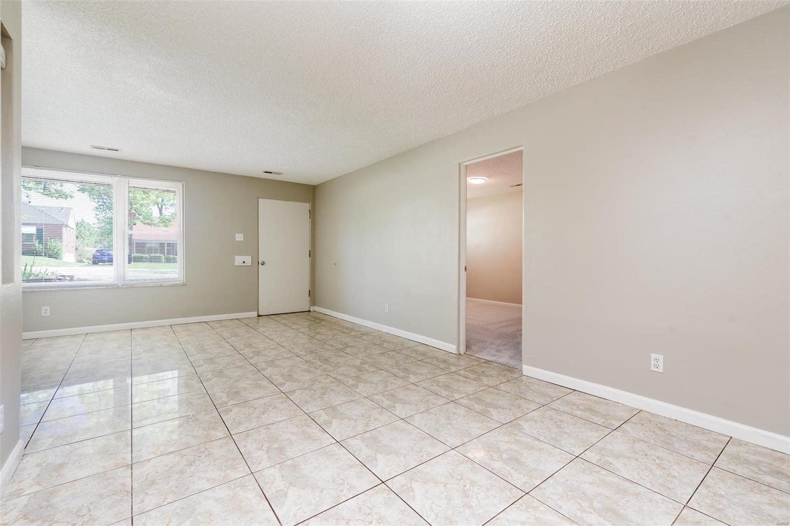 2105 Brown Road St. Louis, MO 63114 - Photo 8 of 28 Gallery Image 8