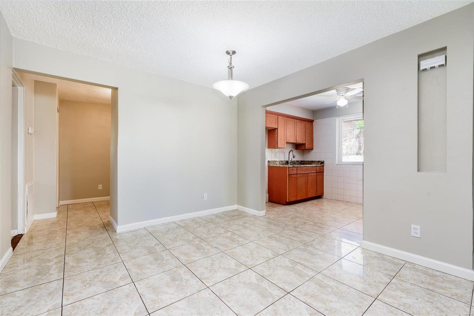 2105 Brown Road St. Louis, MO 63114 - Photo 9 of 28 Gallery Image 9