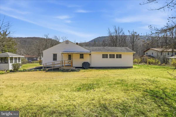 $215,000 | 13 South Woodlawn Avenue, La Vale, MD 21502