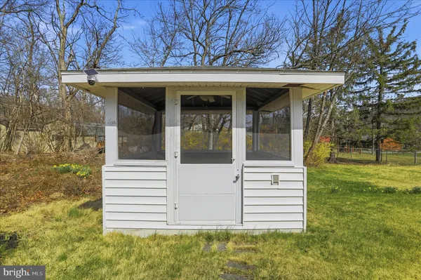 $215,000 | 13 South Woodlawn Avenue, La Vale, MD 21502