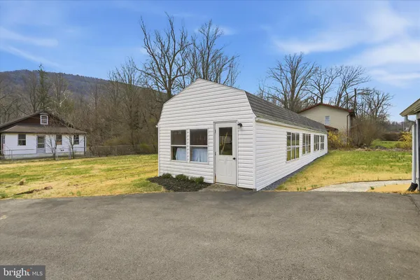 $215,000 | 13 South Woodlawn Avenue, La Vale, MD 21502