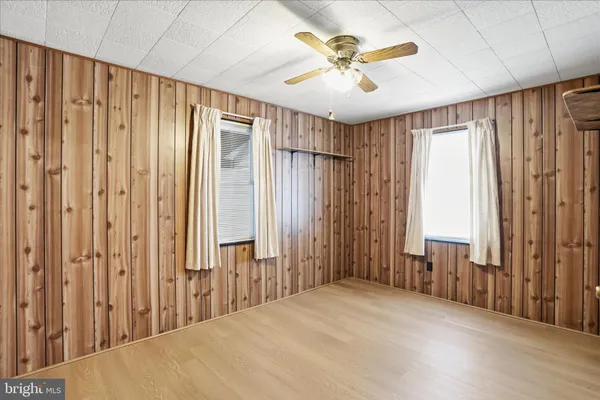 $215,000 | 13 South Woodlawn Avenue, La Vale, MD 21502