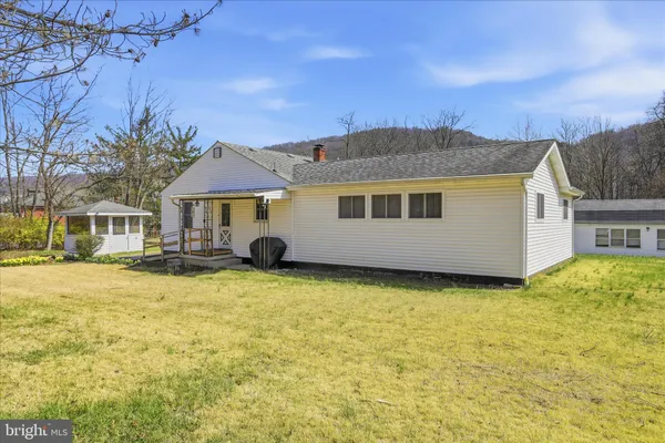 $215,000 | 13 South Woodlawn Avenue, La Vale, MD 21502