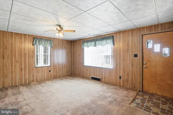 $215,000 | 13 South Woodlawn Avenue, La Vale, MD 21502