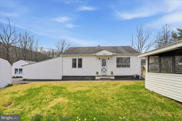 $215,000 | 13 South Woodlawn Avenue, La Vale, MD 21502