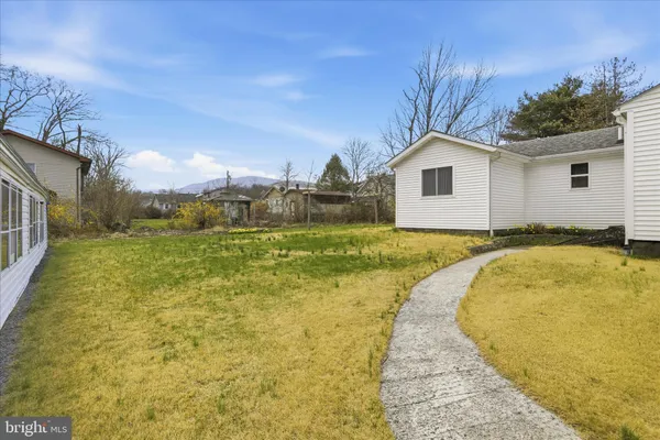 $215,000 | 13 South Woodlawn Avenue, La Vale, MD 21502