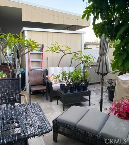 a car parked in front of a building