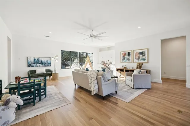 $1,899,000 | 9305 Lynbrook Drive, Dallas, TX 75238