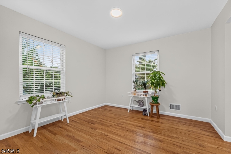 587 Greenbrook Road North Plainfield, NJ 07063 - Photo 9 of 33 Gallery Image 9