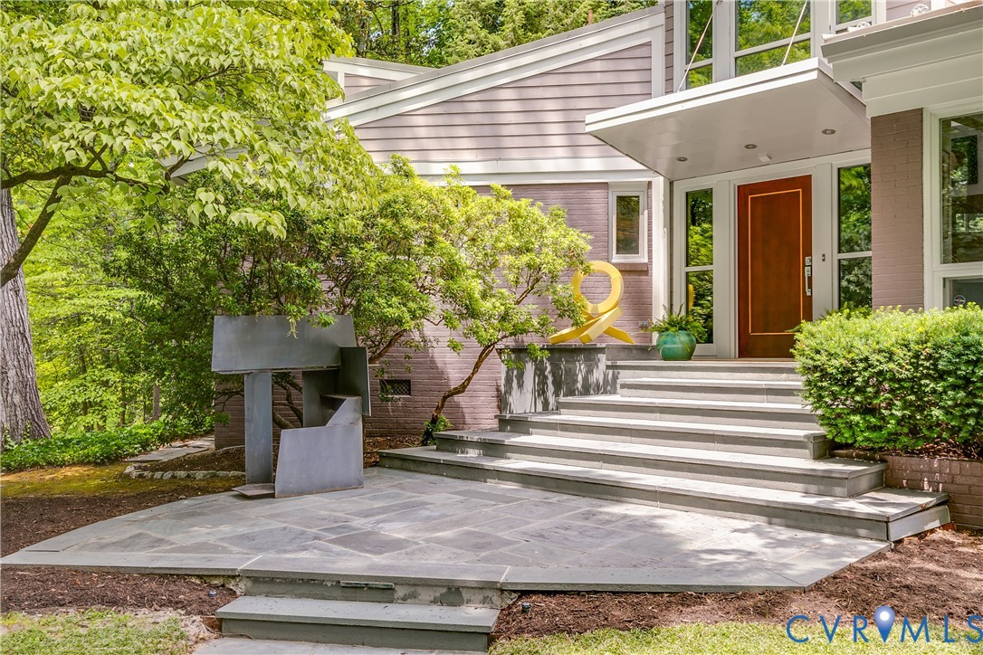 220 Ampthill Road Richmond, VA 23226 - Photo 6 of 59 Covered entrance