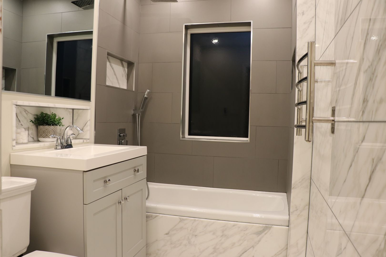 239 Iroquois Road Hillside, IL 60162 - Photo 7 of 22