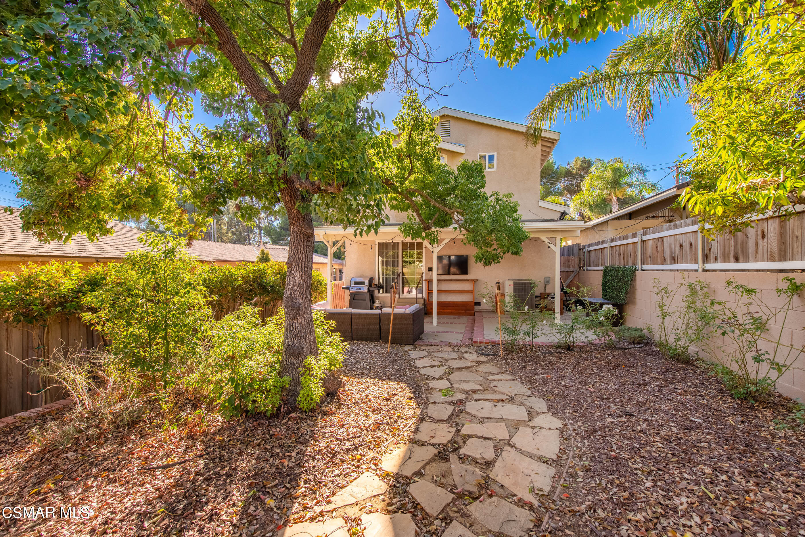 608 Hodencamp Road Thousand Oaks, CA 91360 - Photo 19 of 24 a view of a back yard of the house