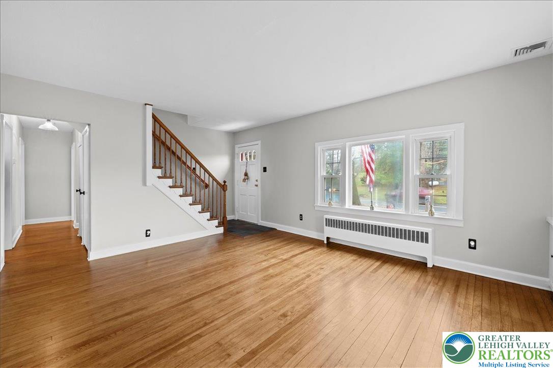 3349 Brodhead Road Bethlehem, PA 18020 - Photo 20 of 61 Living room