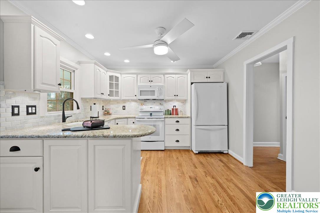 3349 Brodhead Road Bethlehem, PA 18020 - Photo 25 of 61 Kitchen