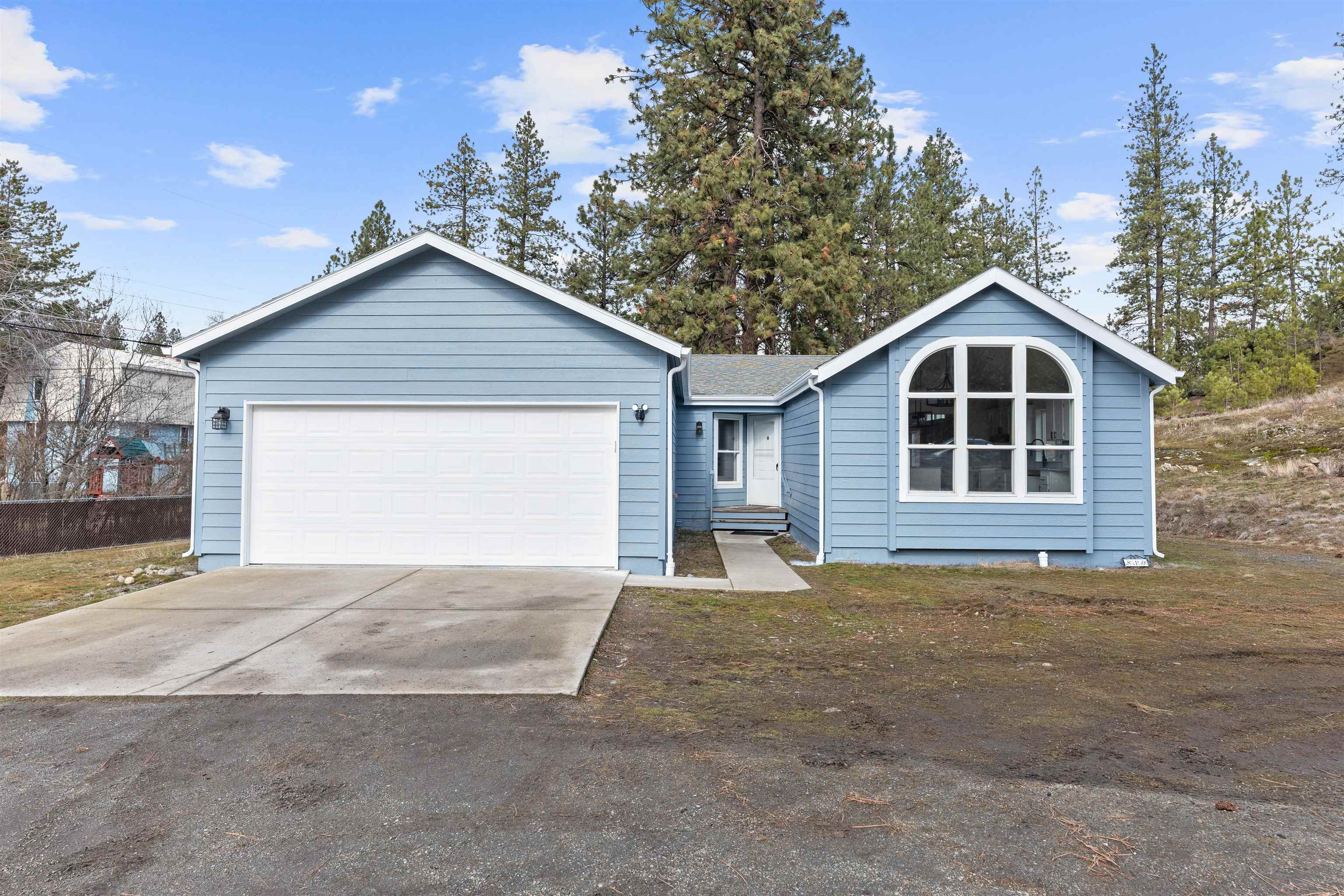 810 South Center Road Spokane Valley, WA 99212 - Photo 1 of 32