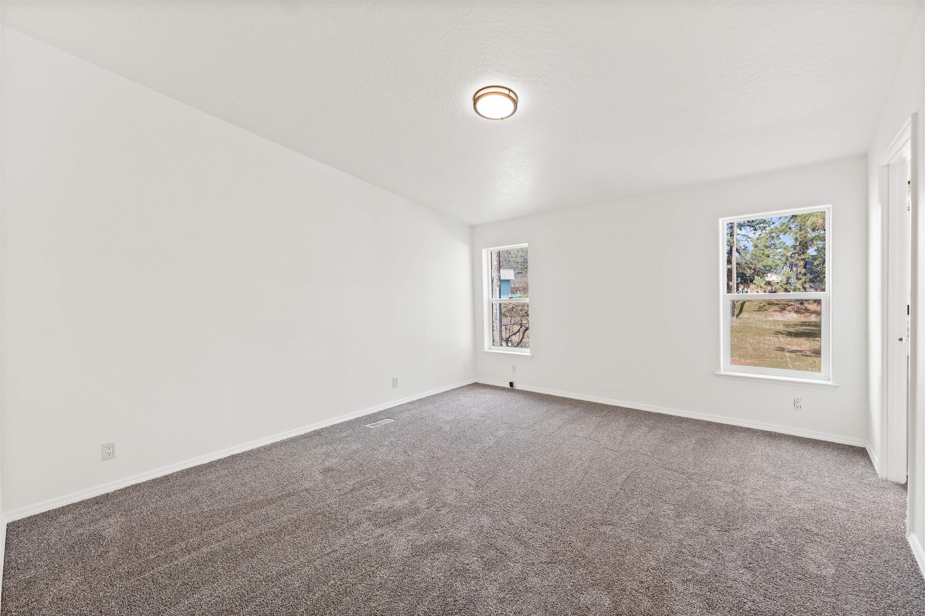 810 South Center Road Spokane Valley, WA 99212 - Photo 17 of 32