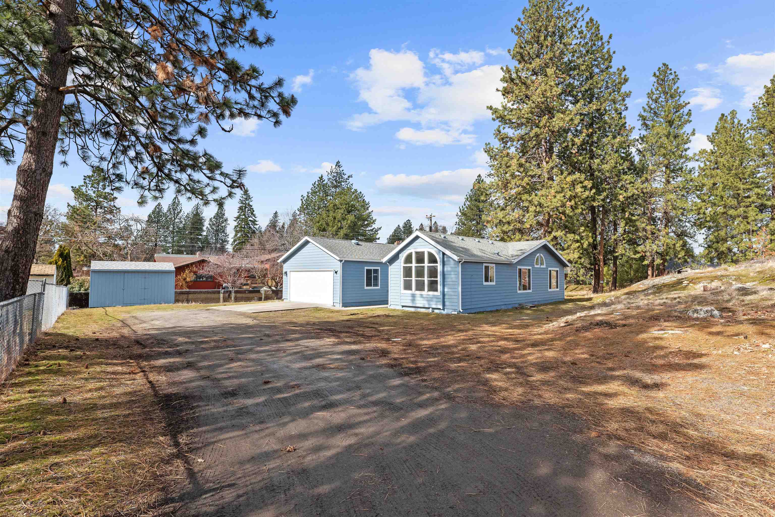 810 South Center Road Spokane Valley, WA 99212 - Photo 2 of 32