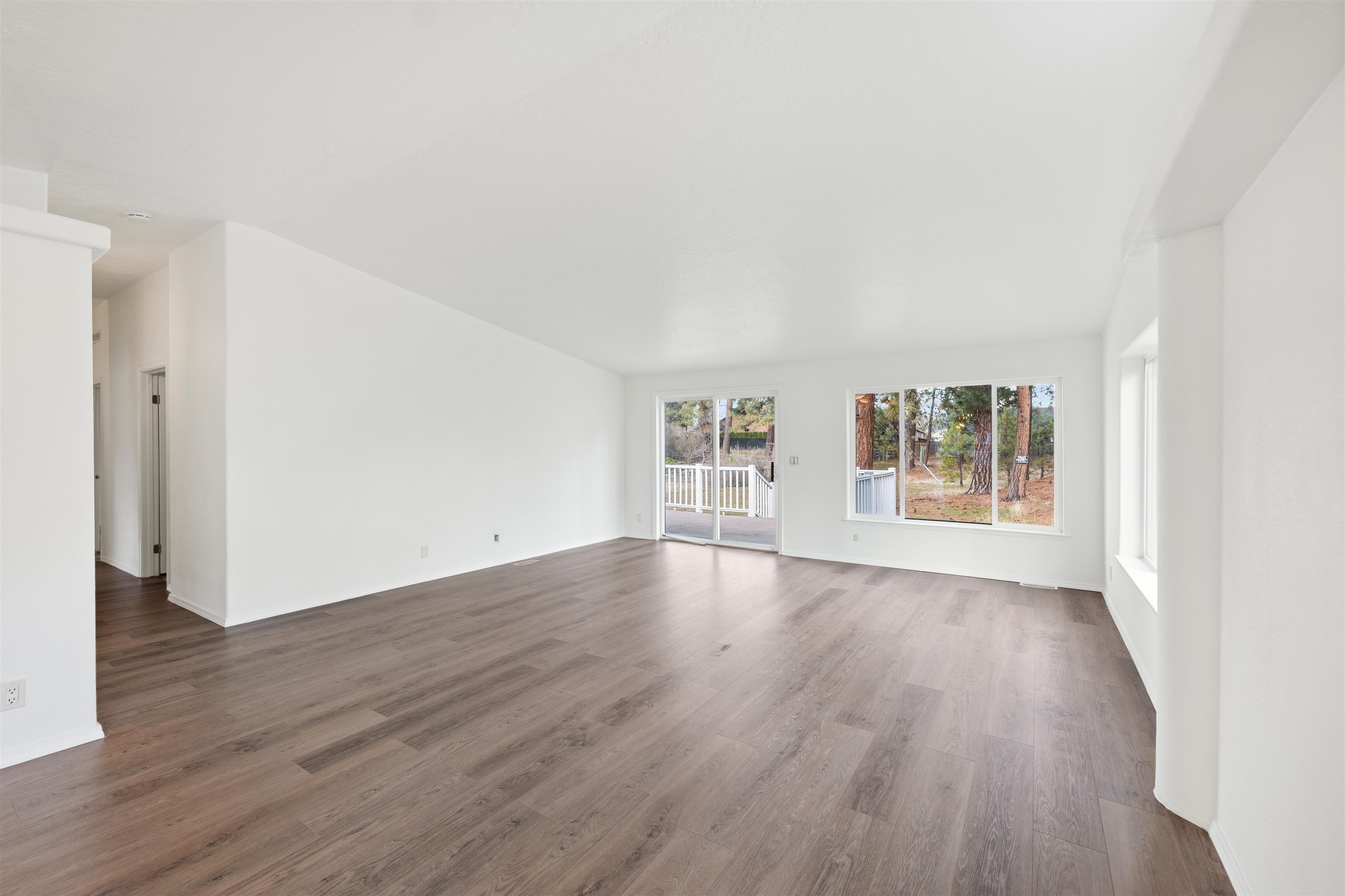 810 South Center Road Spokane Valley, WA 99212 - Photo 8 of 32