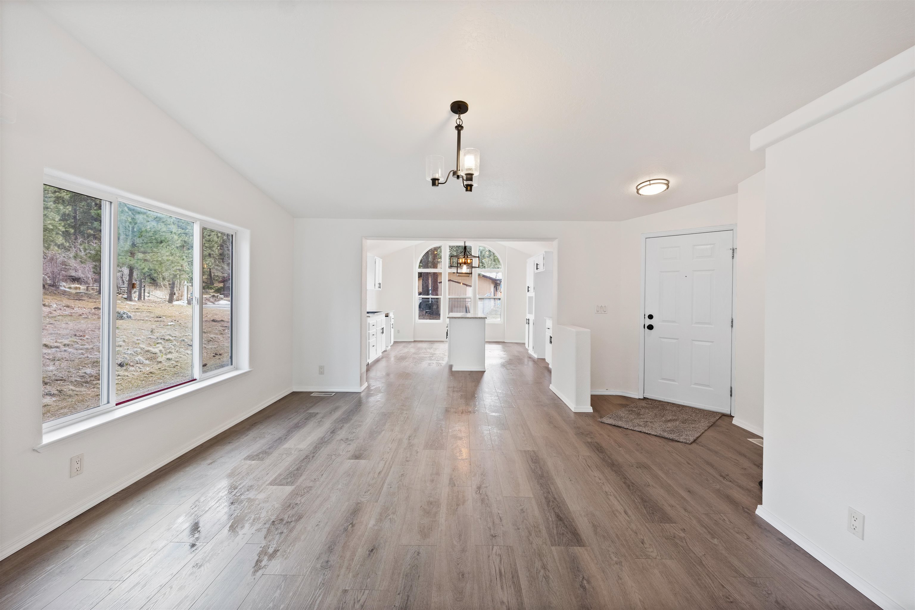 810 South Center Road Spokane Valley, WA 99212 - Photo 9 of 32