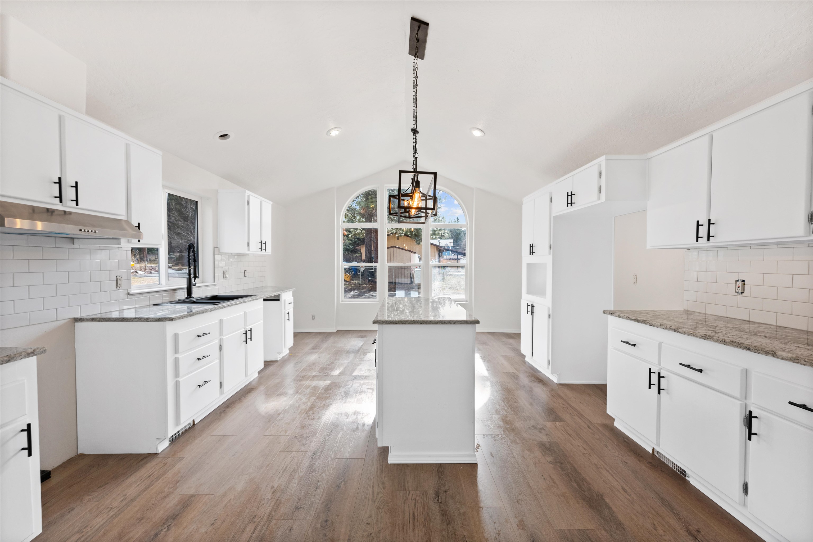 810 South Center Road Spokane Valley, WA 99212 - Photo 10 of 32