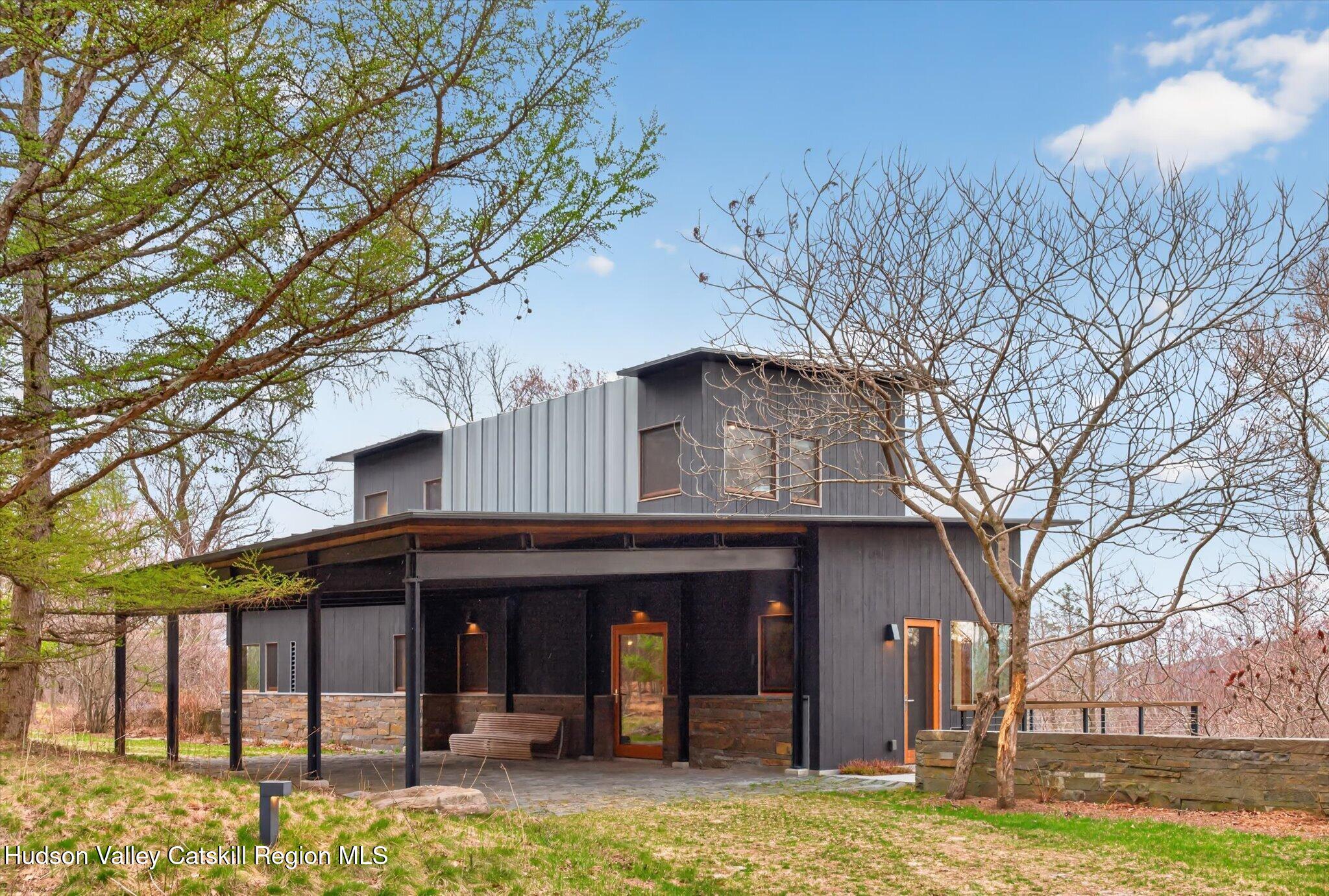 04-004_125 Valley View Way