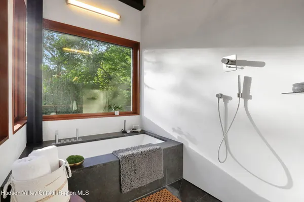 $6,700,000 | 125 Valley View Way, Willow, NY 12495