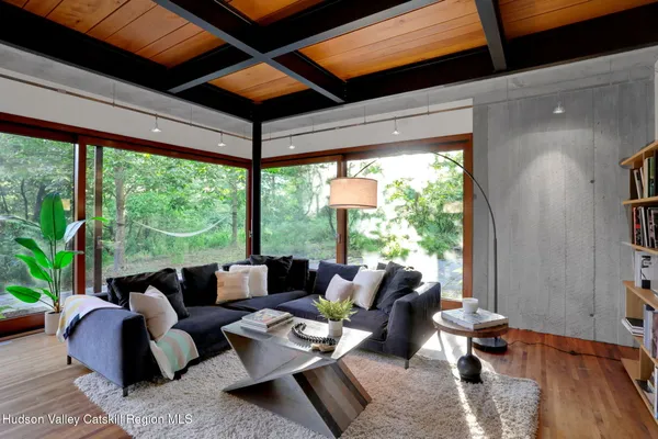 $6,700,000 | 125 Valley View Way, Willow, NY 12495