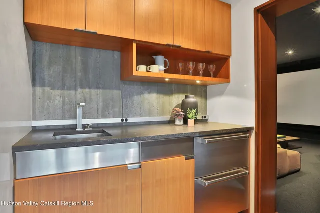 $6,700,000 | 125 Valley View Way, Willow, NY 12495