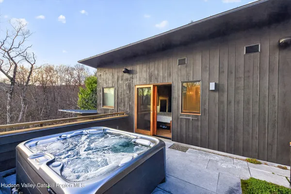 $4,900,000 | 125 Valley View Way, Willow, NY 12495