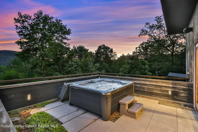 $6,700,000 | 125 Valley View Way, Willow, NY 12495