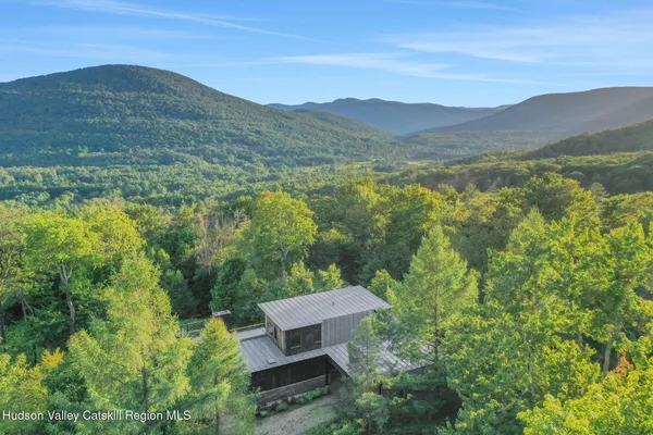 $4,900,000 | 125 Valley View Way, Willow, NY 12495